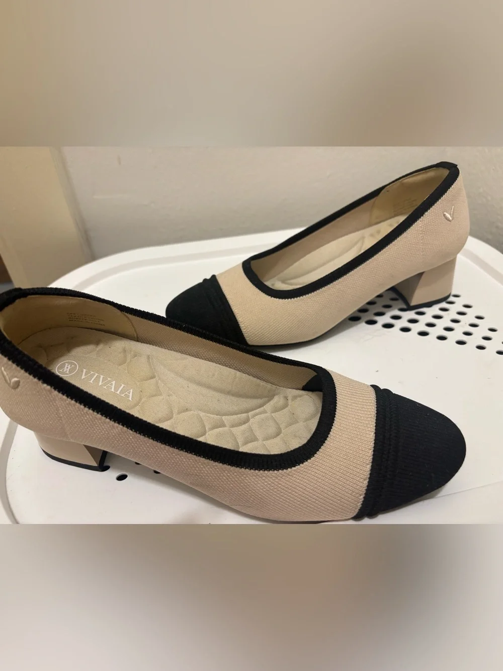 Vivaia- Beige & Black Round Toe Chunky Heels (Julie Pro)
